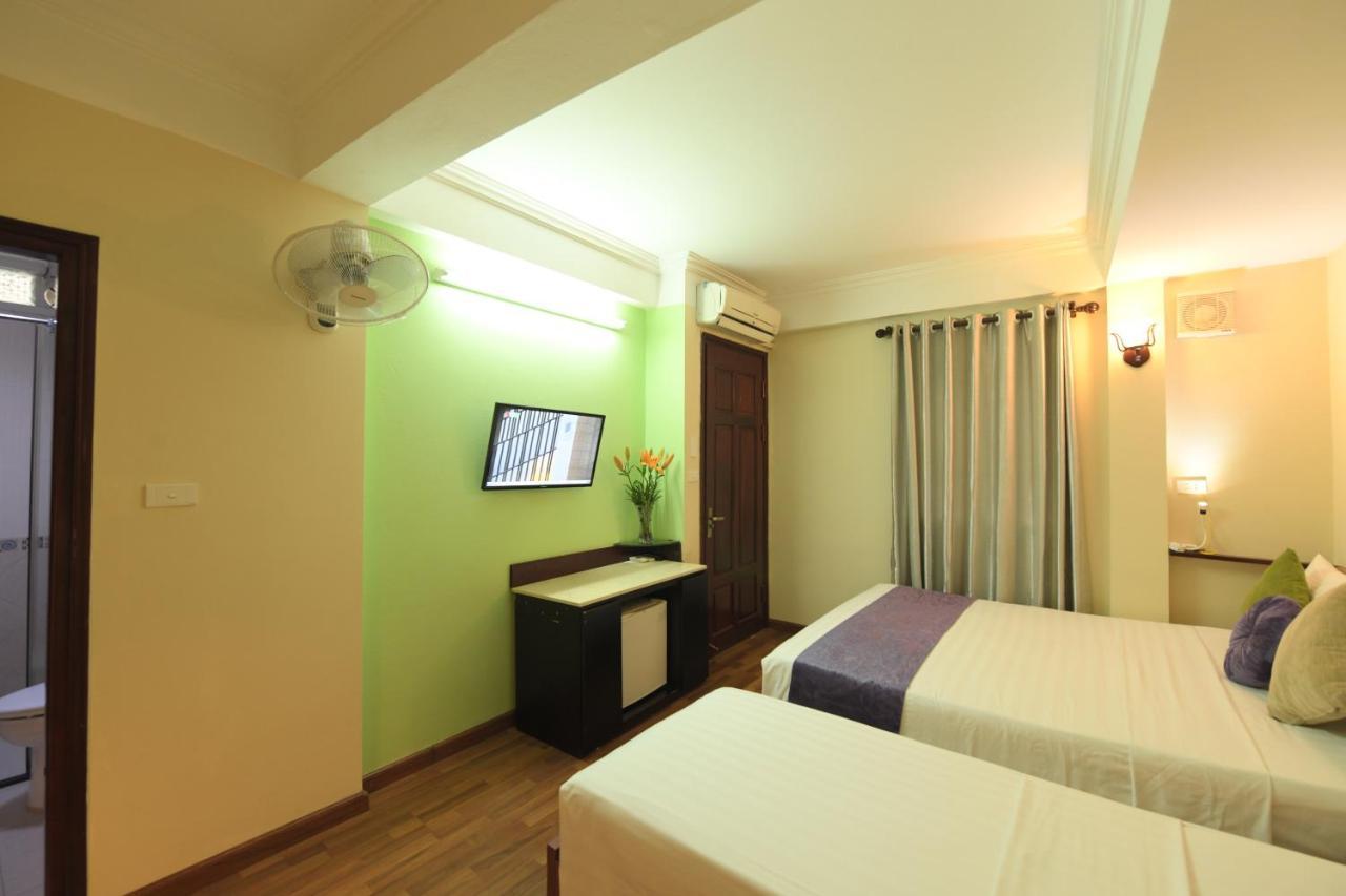 Holiday Lakeview Hotel Hanoi Zewnętrze zdjęcie